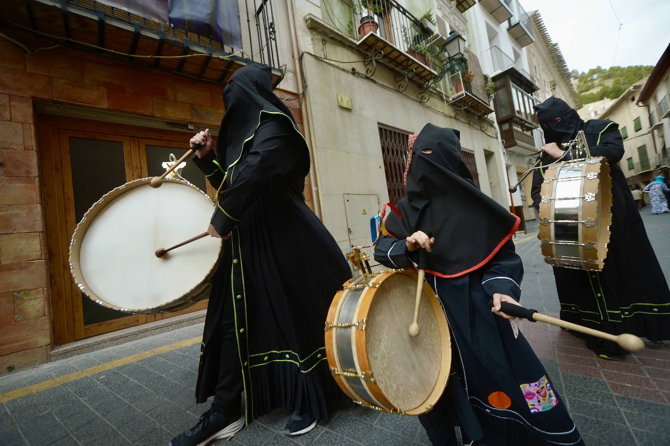 Los tambores toman las calles de Moratalla en Jueves Santo