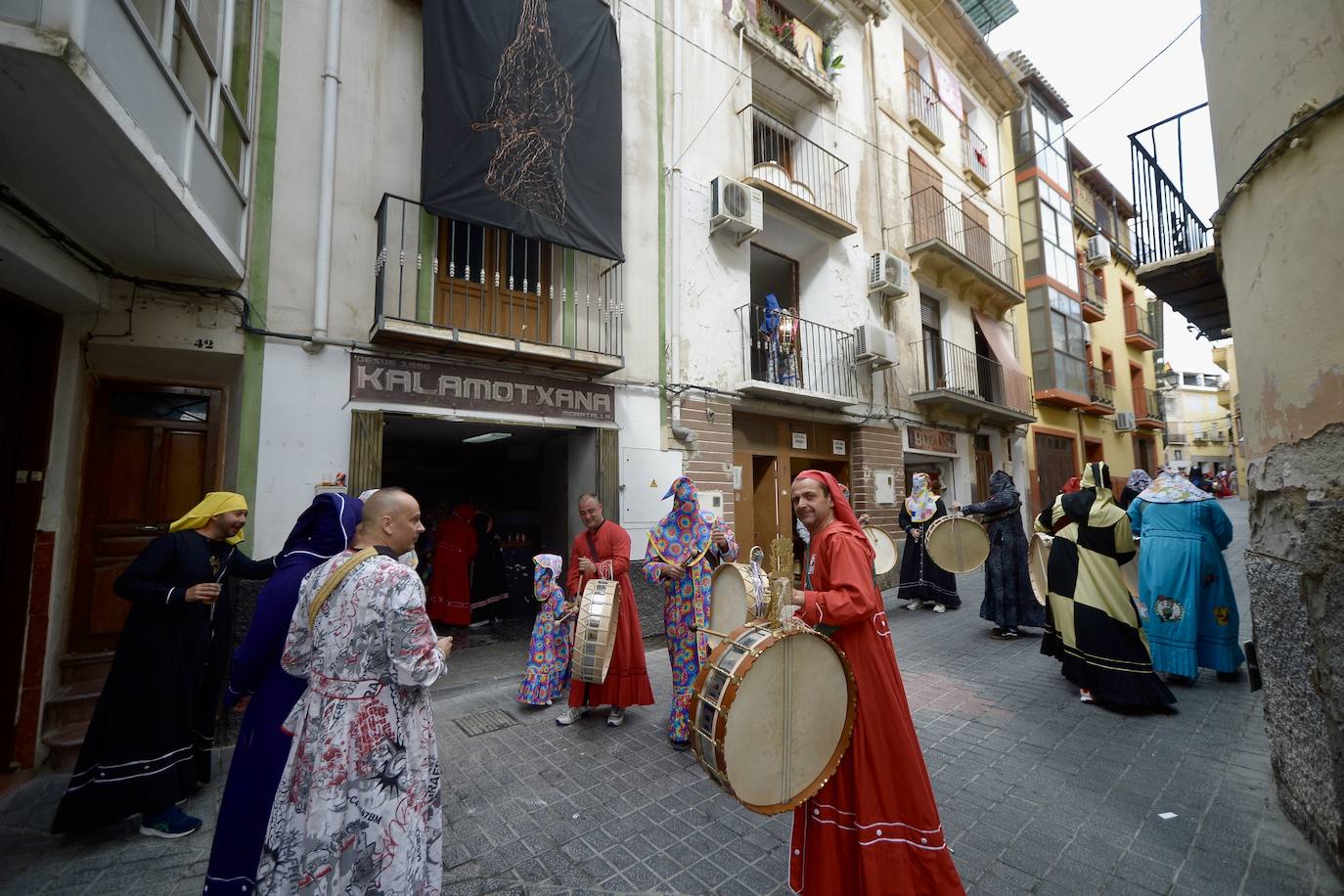 Los tambores toman las calles de Moratalla en Jueves Santo