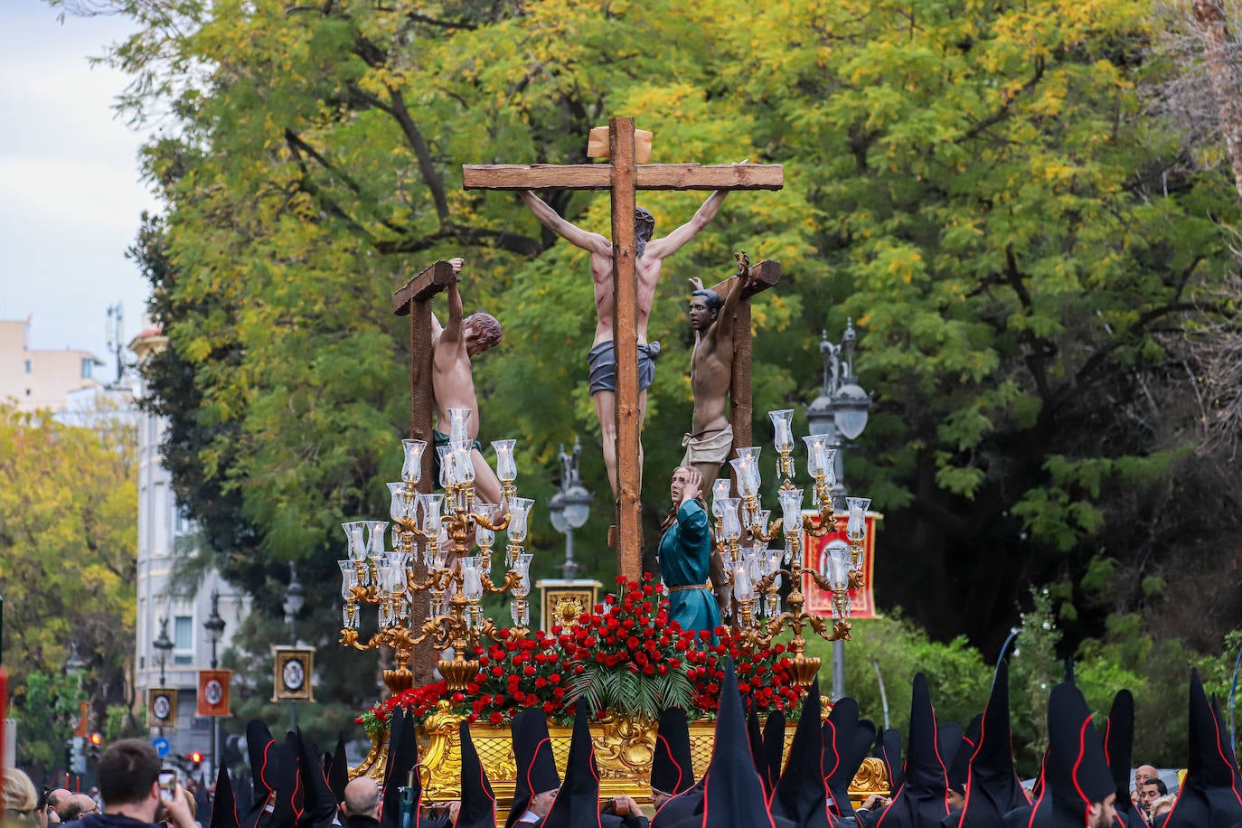 La procesión de la Soledad del Calvario de Murcia, en imágenes