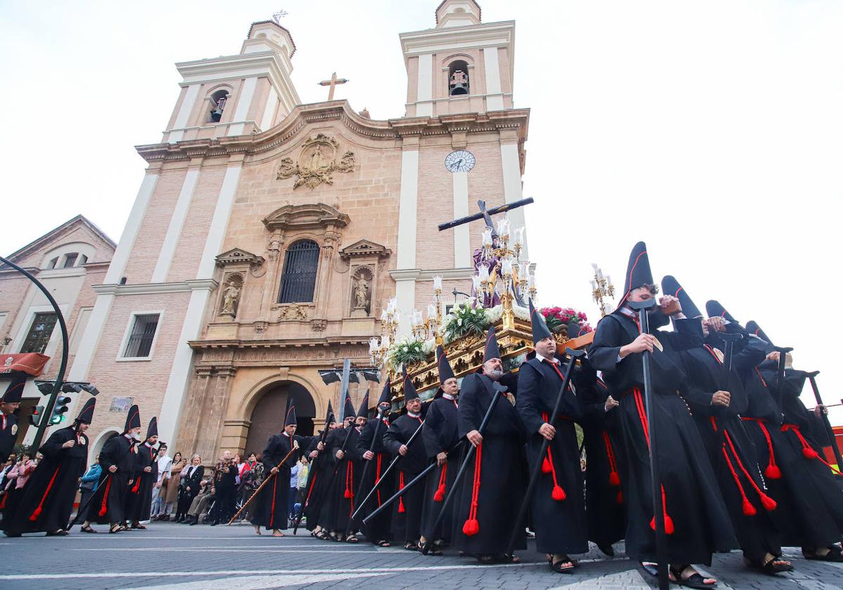 La procesión de la Soledad del Calvario de Murcia, en imágenes