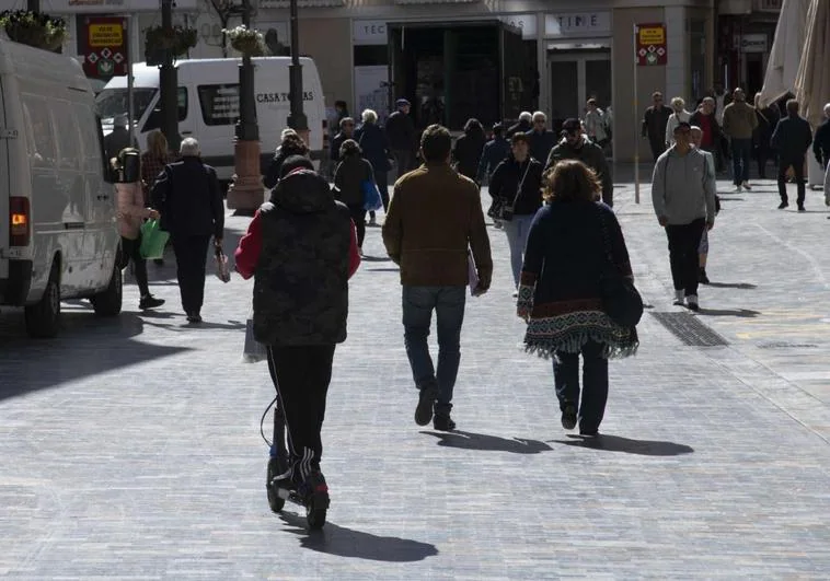 Las multas a conductores de patinetes en Cartagena casi se triplican durante el último año