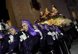 Paso de la Unción de Jesús en Betanía, de Los Dormis, en la Procesión General de anoche.