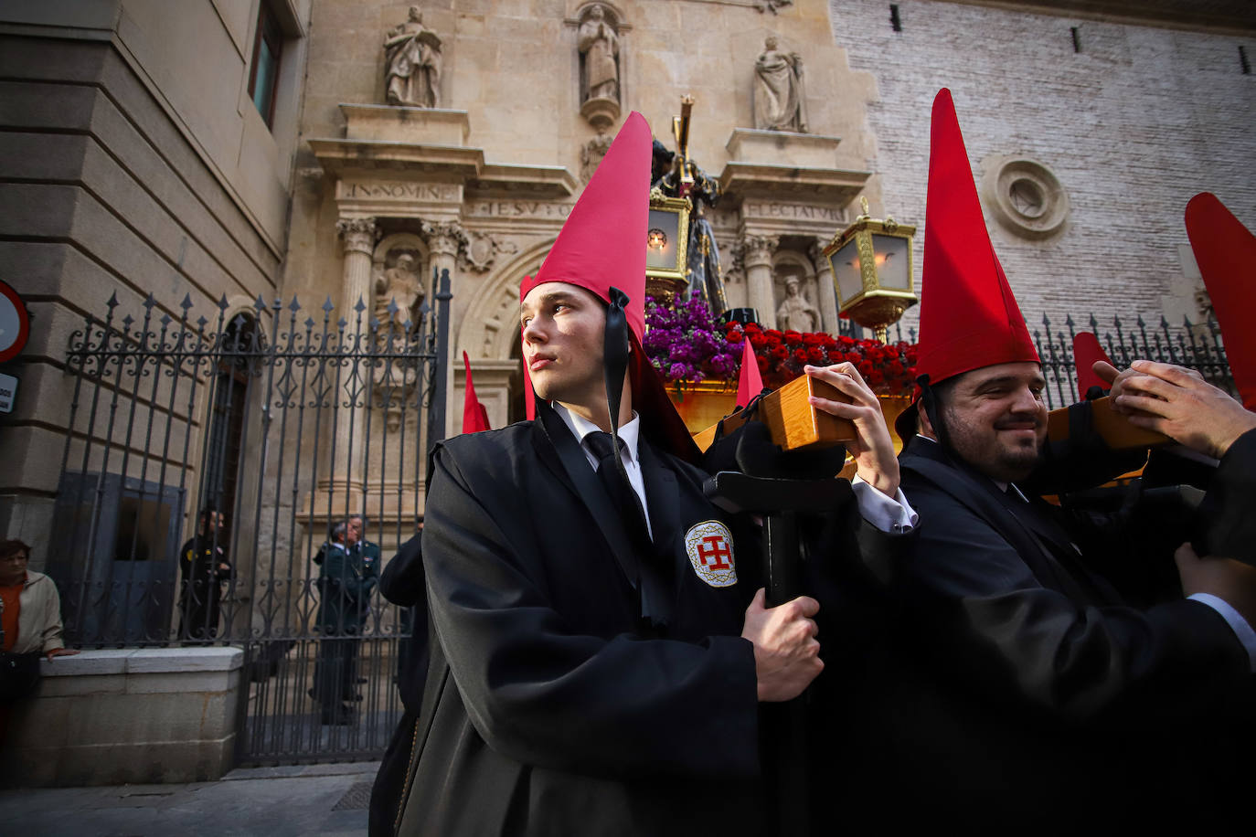 Las cofradías de la Misericordia, de Servitas y del Santo Sepulcro cierran el Viernes Santo