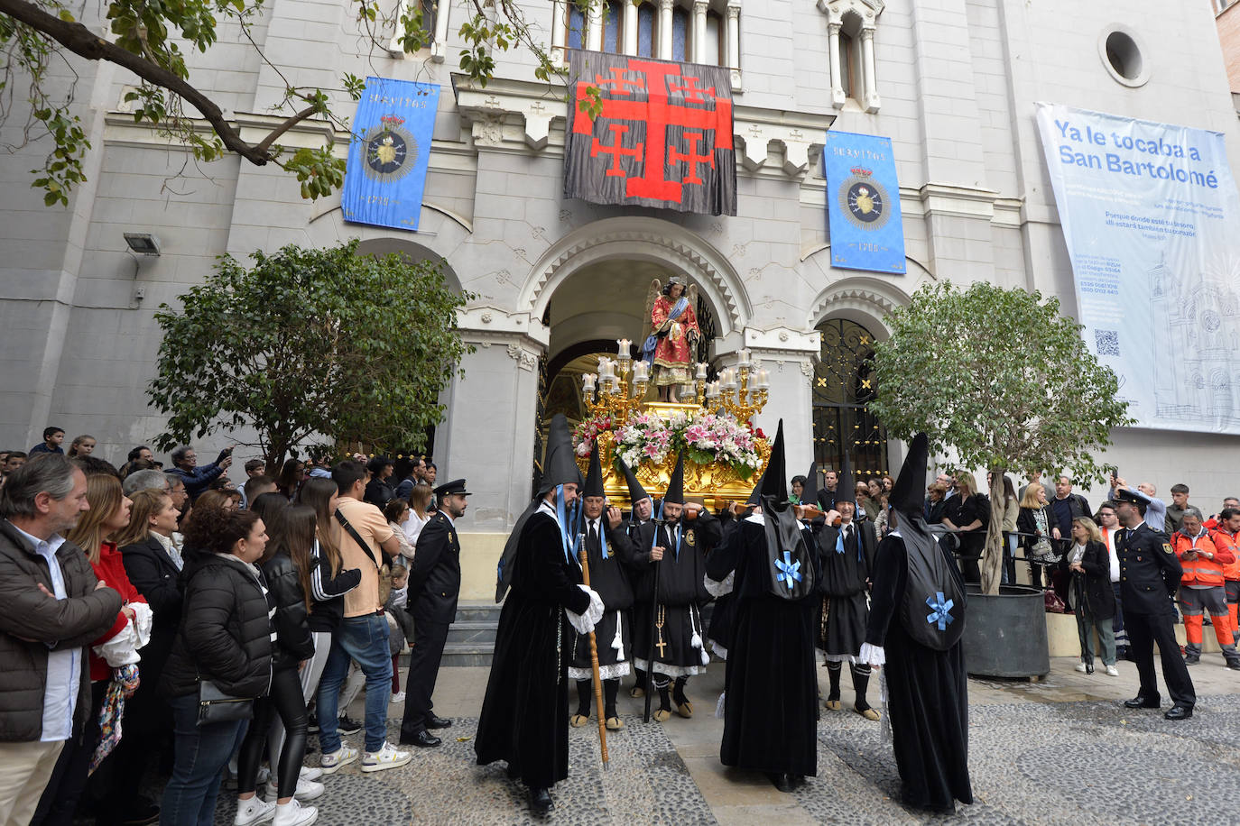 Las cofradías de la Misericordia, de Servitas y del Santo Sepulcro cierran el Viernes Santo