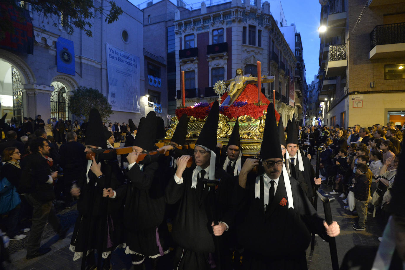 Las cofradías de la Misericordia, de Servitas y del Santo Sepulcro cierran el Viernes Santo