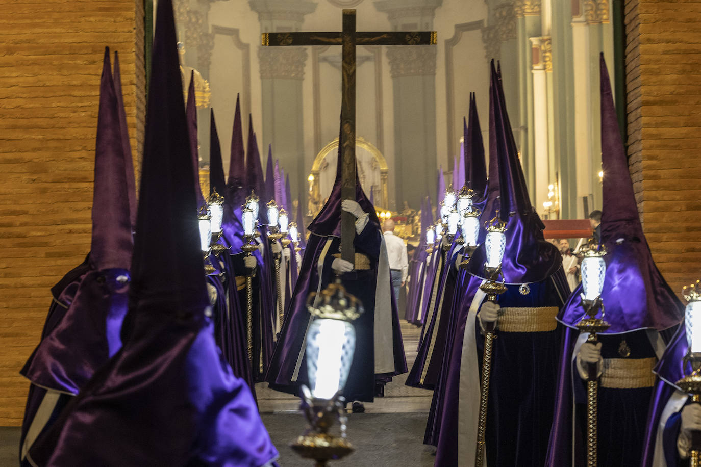 Cartagena se tiñe de luto en el Santo Entierro marrajo