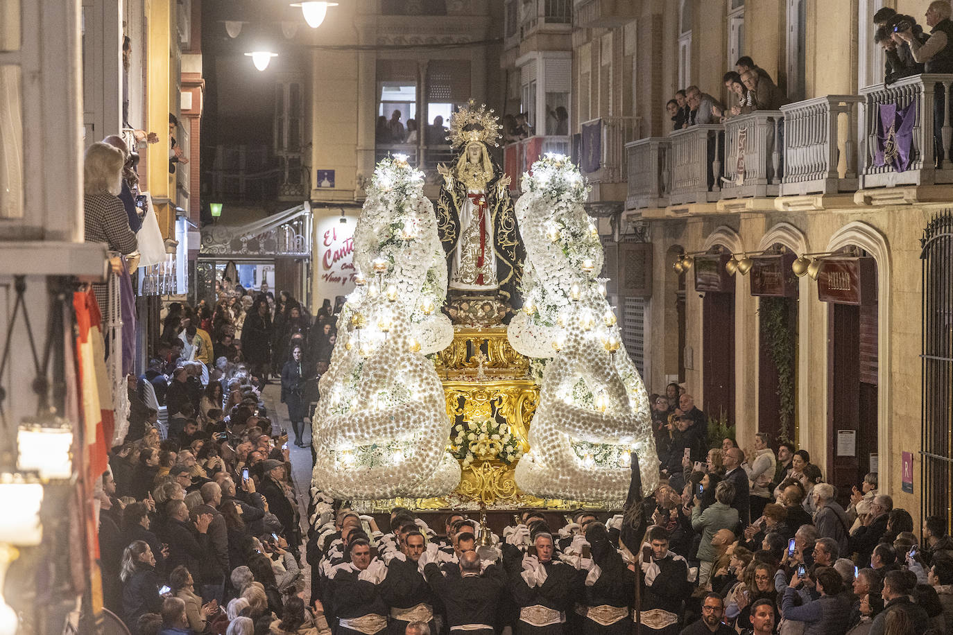 Cartagena se tiñe de luto en el Santo Entierro marrajo