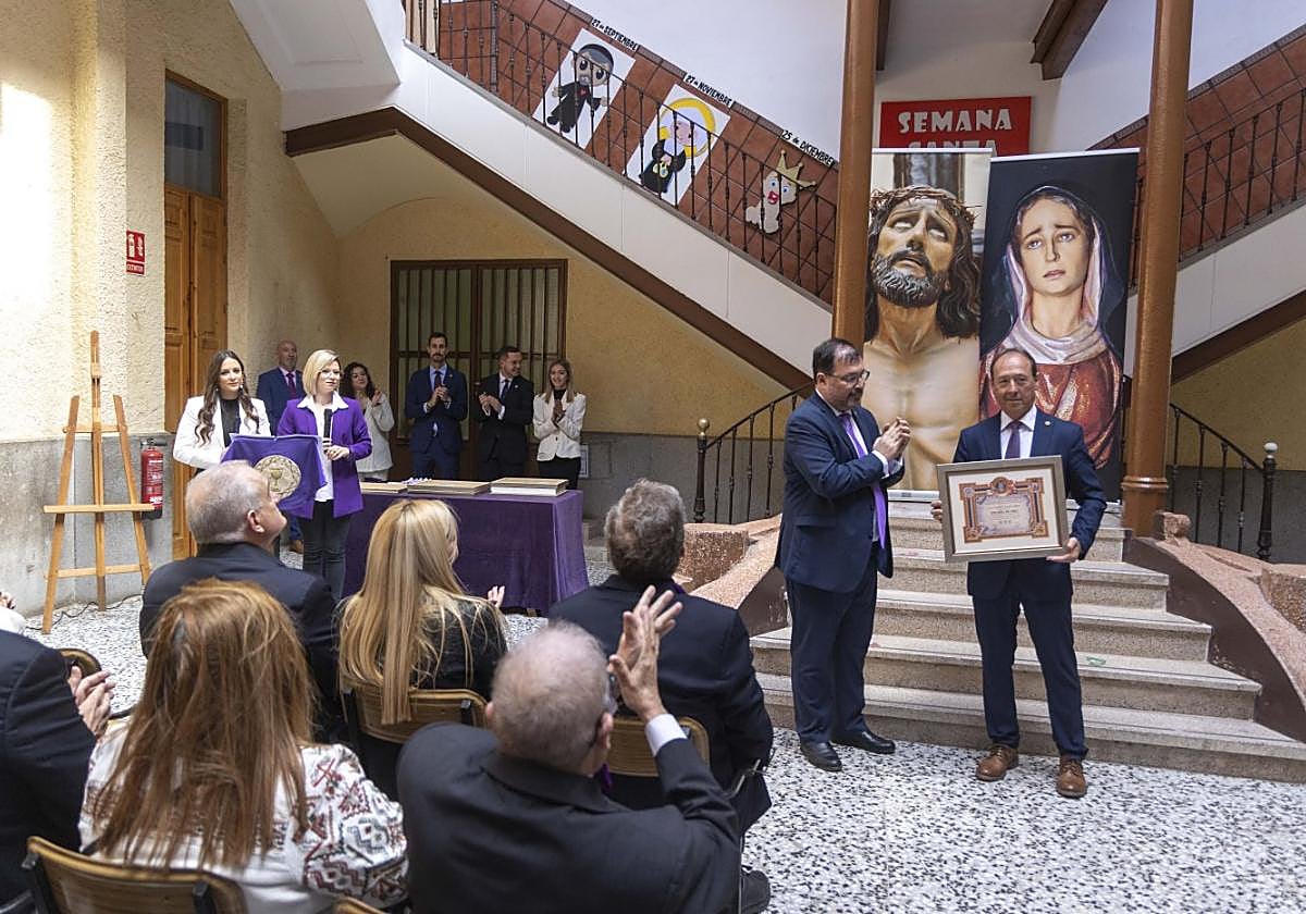 La Agonía da sus distinciones