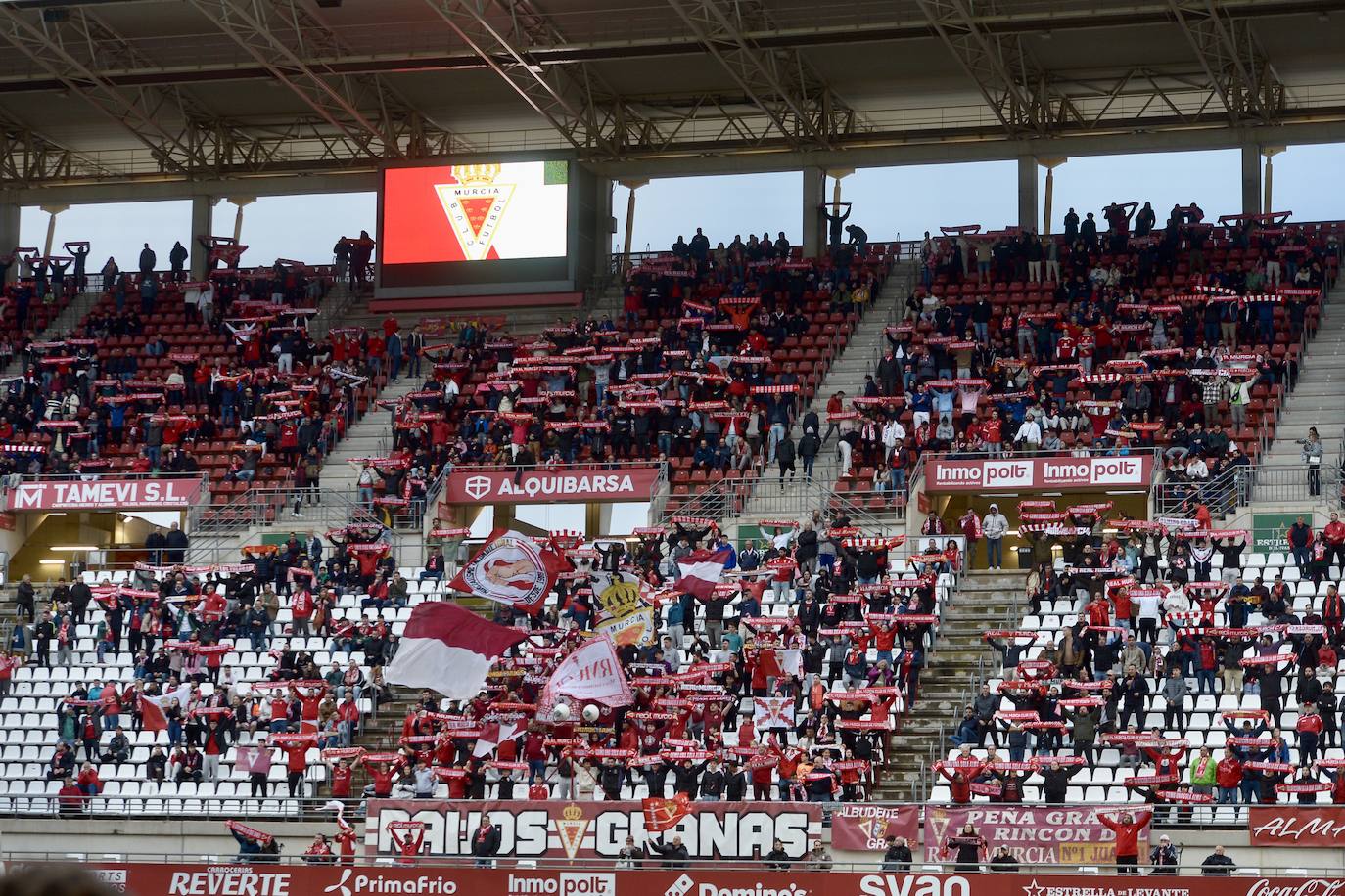 La victoria del Real Murcia frente al Recreativo Granada, en imágenes