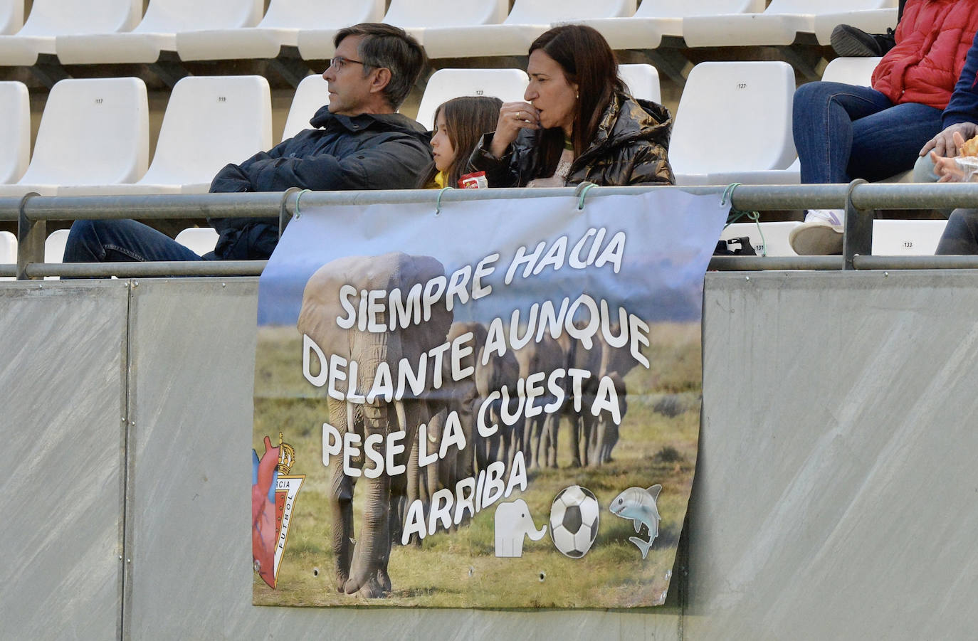 La victoria del Real Murcia frente al Recreativo Granada, en imágenes