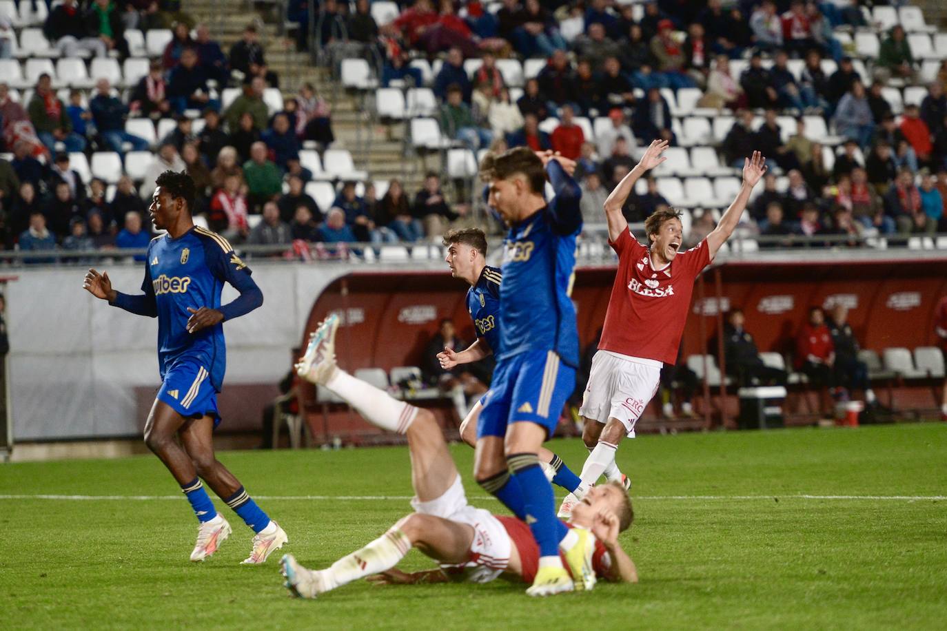 La victoria del Real Murcia frente al Recreativo Granada, en imágenes