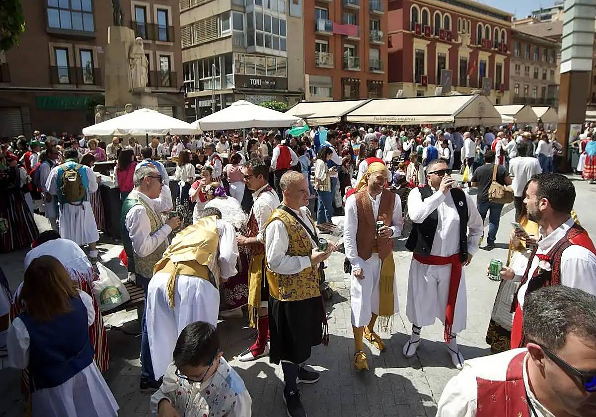 Ambiente en la jornada del Bando de la Huerta en la plaza del Romea, en una imagen de archivo.