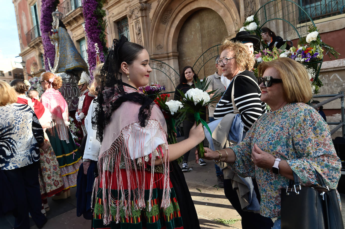 Las imágenes de la ofrenda floral a la Virgen de la Fuensanta