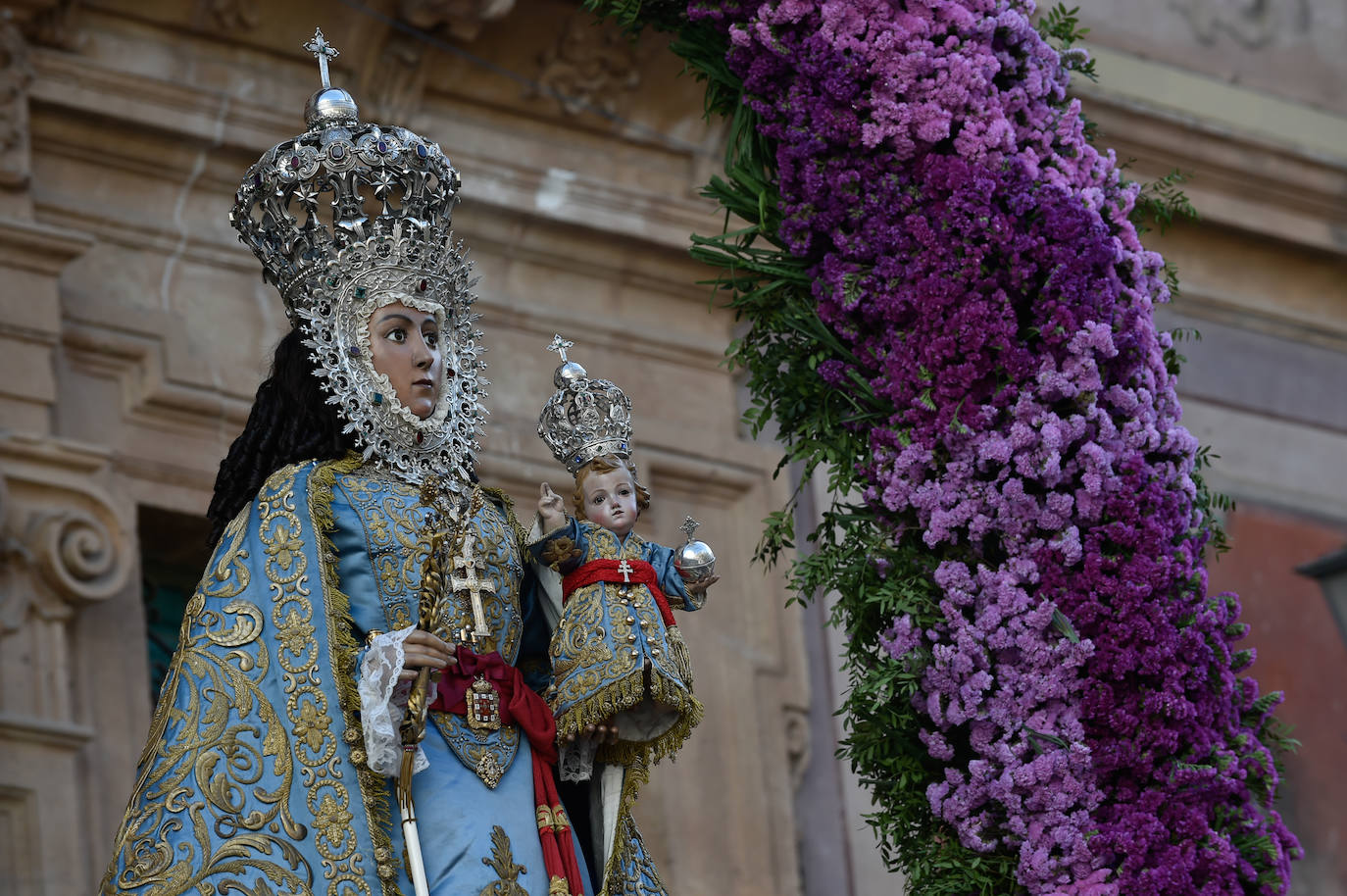 Las imágenes de la ofrenda floral a la Virgen de la Fuensanta