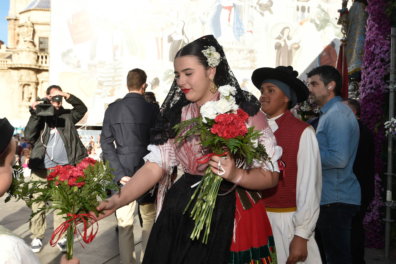 Las imágenes de la ofrenda floral a la Virgen de la Fuensanta