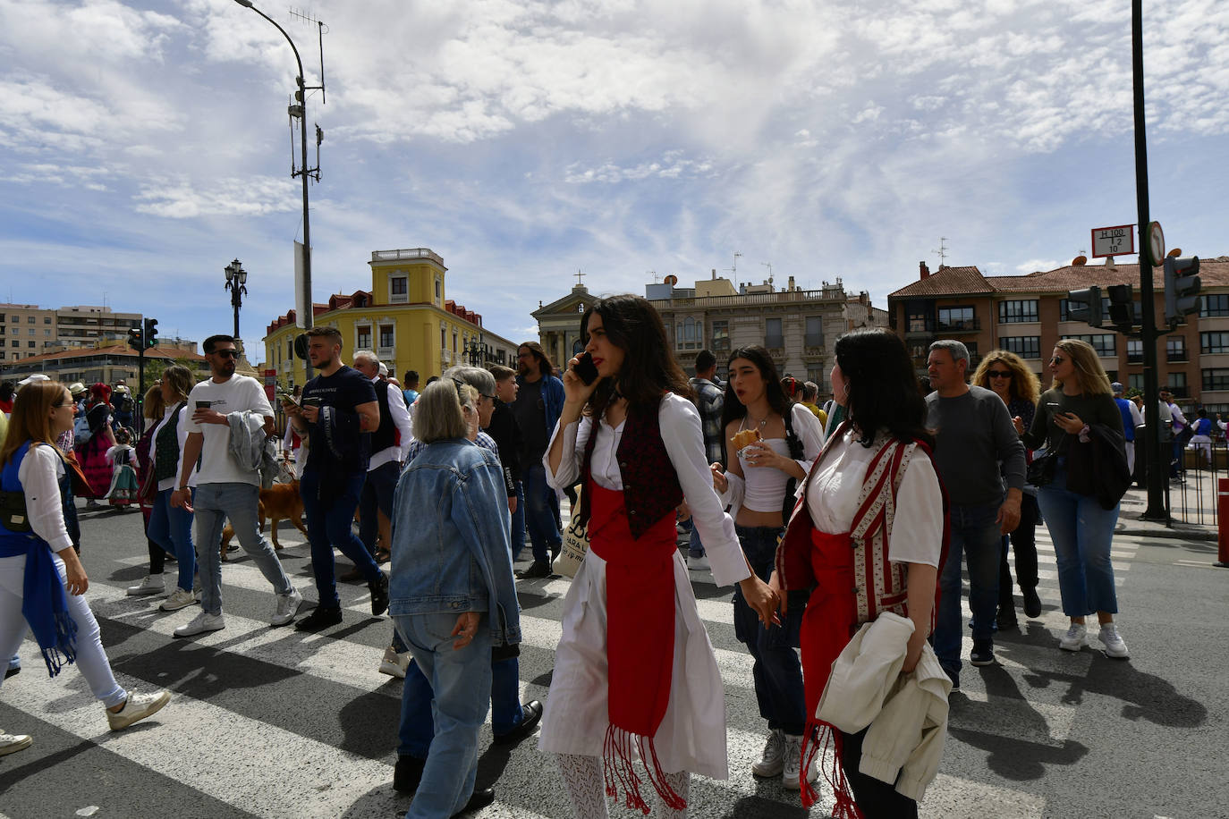 Las calles de Murcia rebosan en el Bando de la Huerta