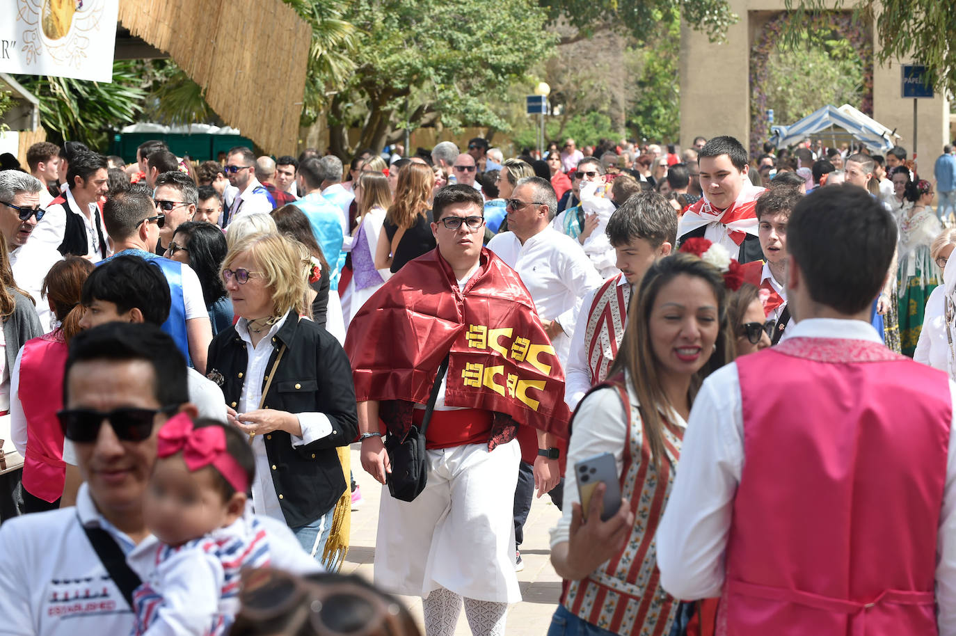 Las calles de Murcia rebosan en el Bando de la Huerta