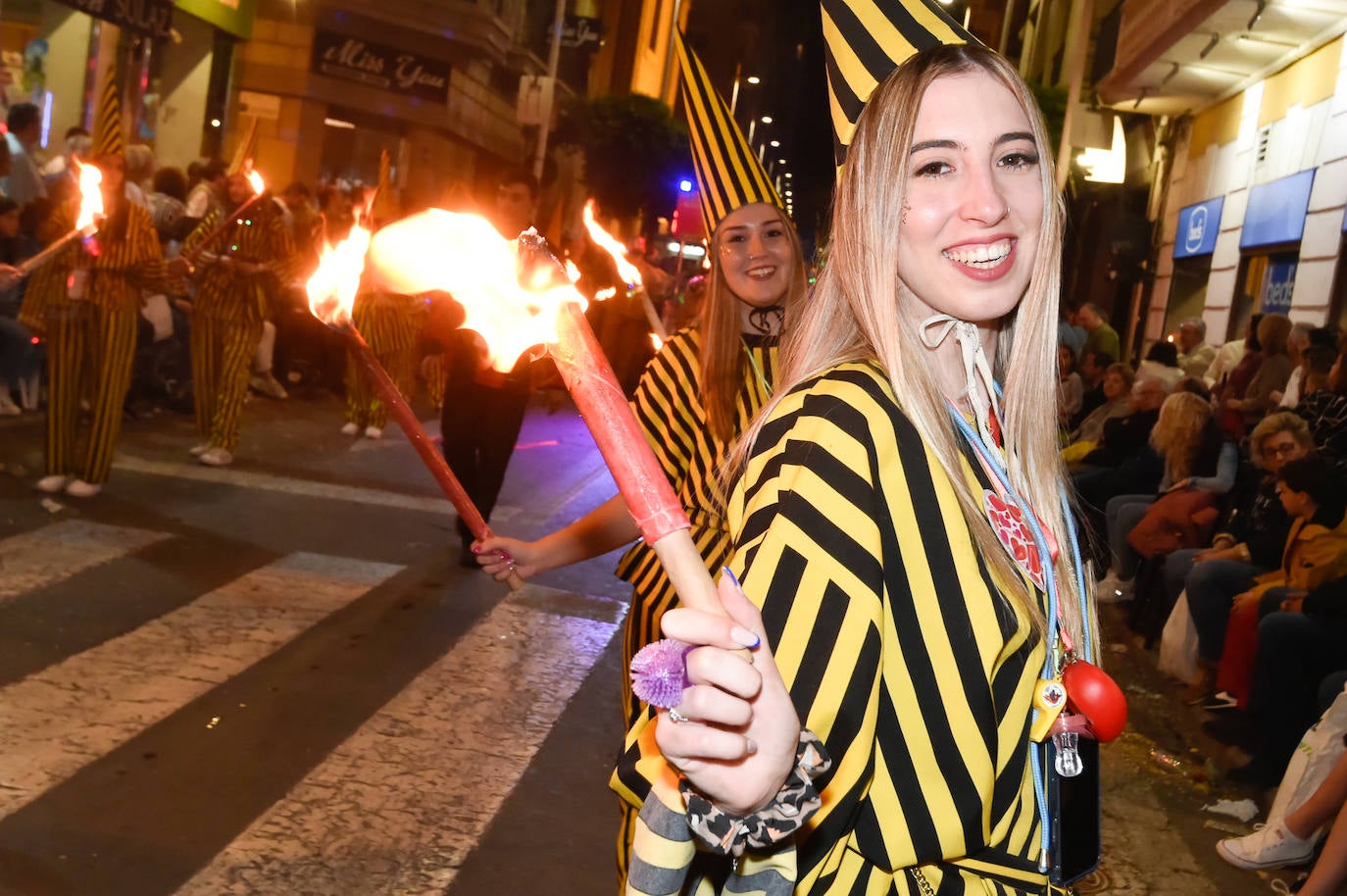 Las imágenes del desfile de la llegada de la Sardina a Murcia