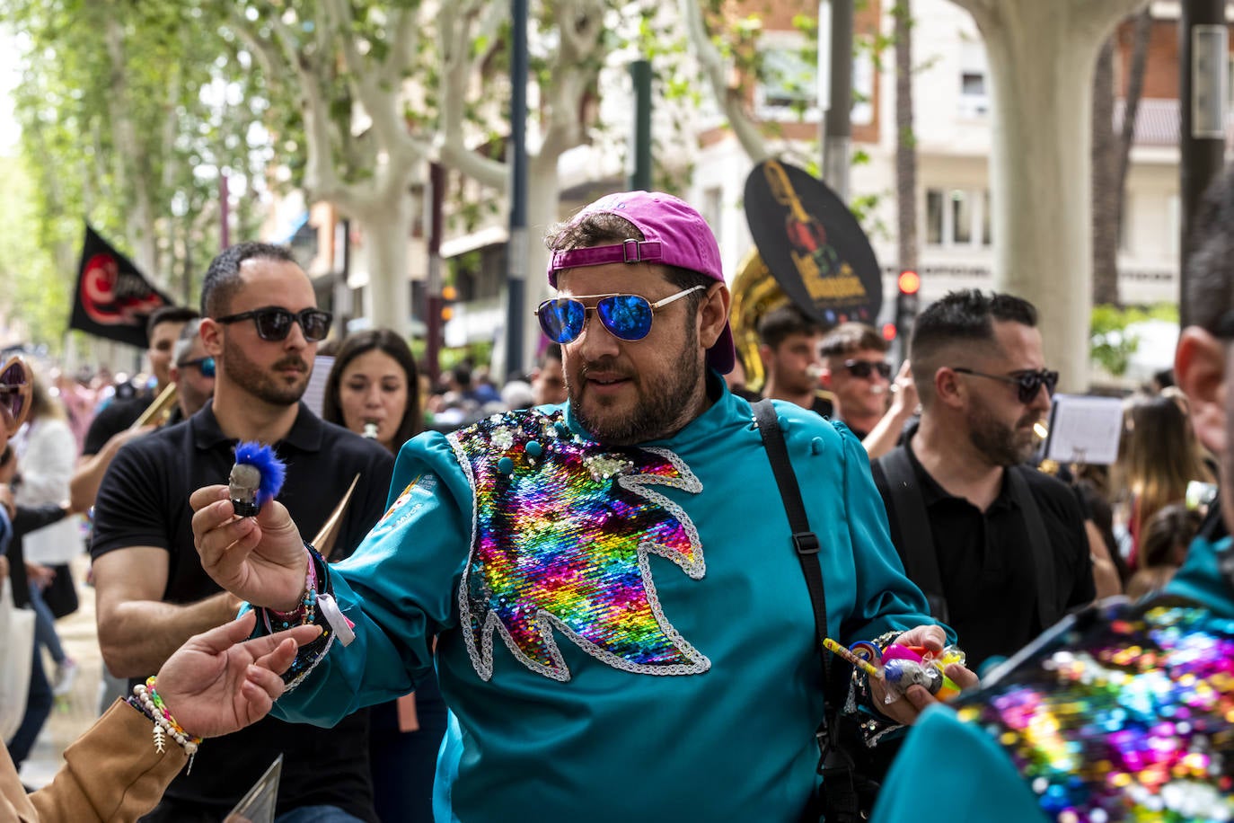 El pasacalles y desfile de Doña Sardina, en imágenes