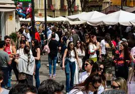 El Entierro de la Sardina llenó las calles y plazas de Murcia este sábado.