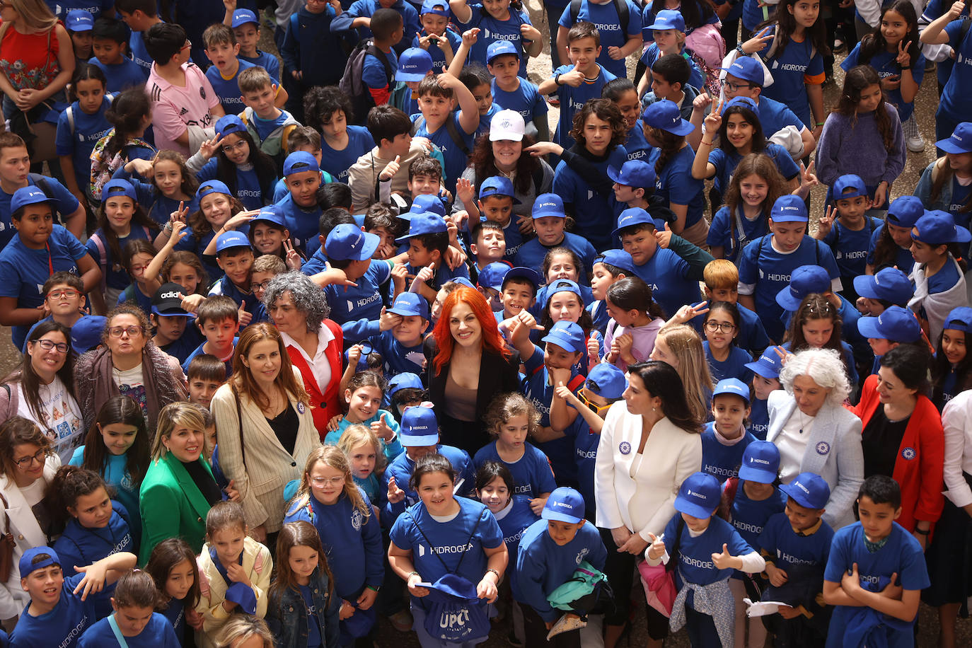 La primera astronautra española, Sara García, visita la UPCT