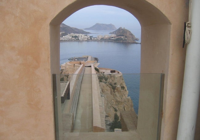 Vista de la bahía de Águilas desde el castillo.