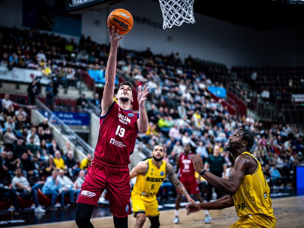 Las imágenes de la victoria del UCAM CB ante el Riesen