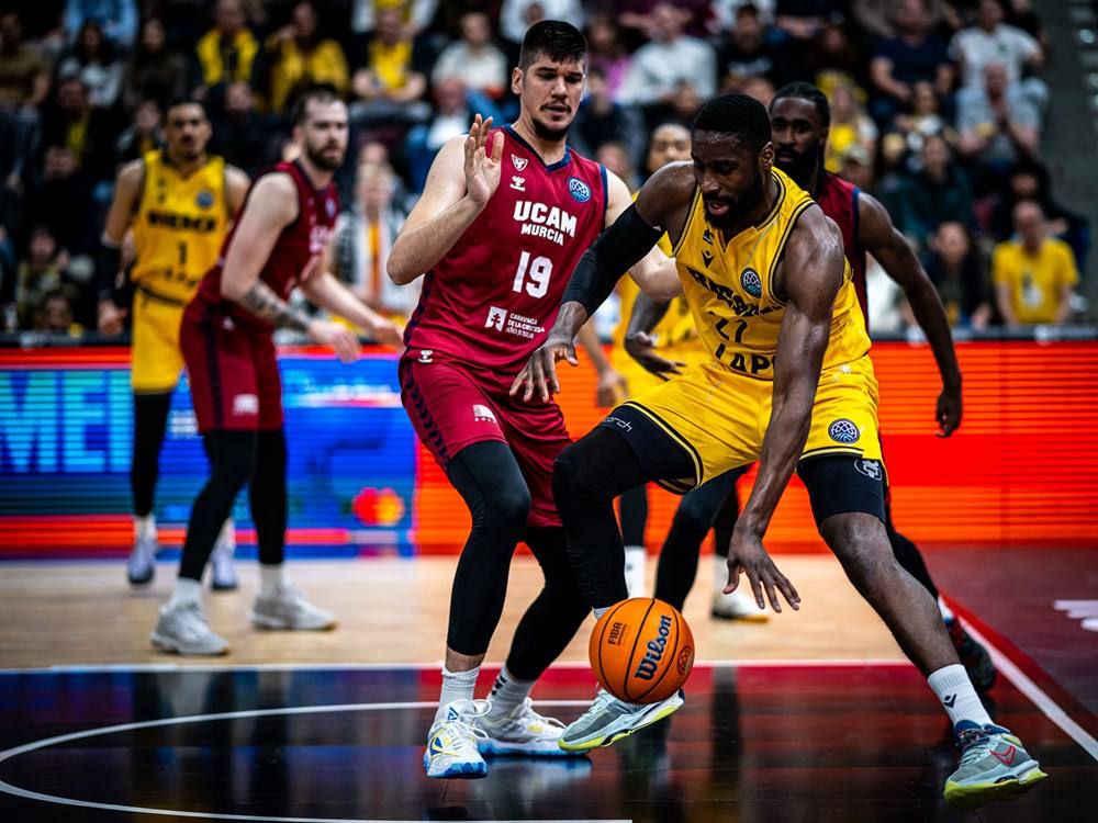 Las imágenes de la victoria del UCAM CB ante el Riesen