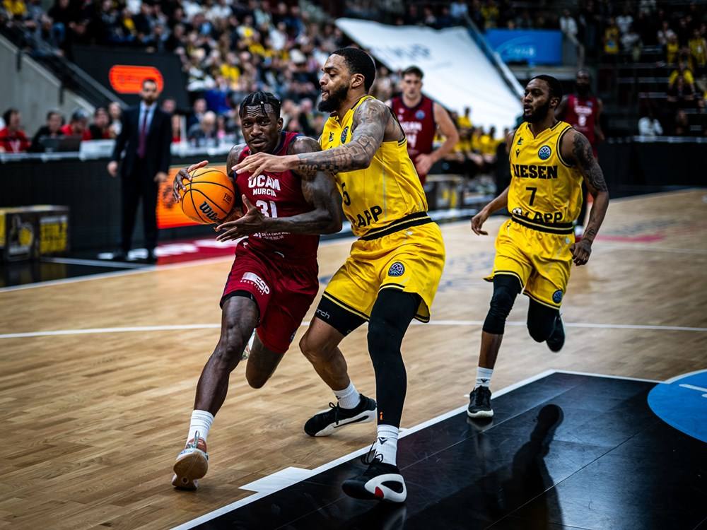 Las imágenes de la victoria del UCAM CB ante el Riesen
