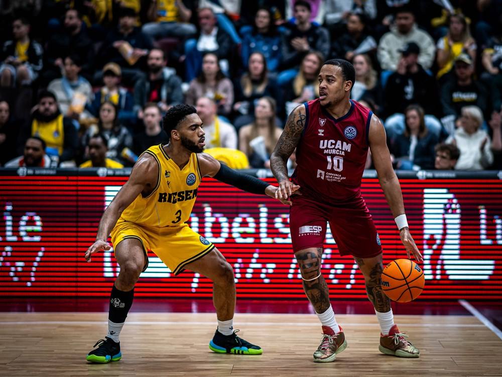 Las imágenes de la victoria del UCAM CB ante el Riesen