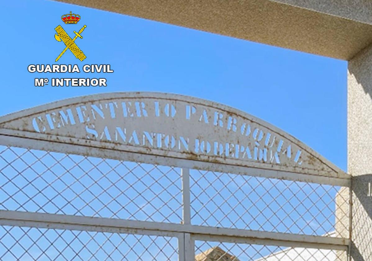 Entrada del cementerio parroquial de Lobosillo.