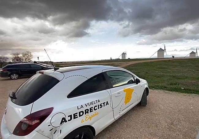Coche oficial de la Vuelta Ajedrecista a España.
