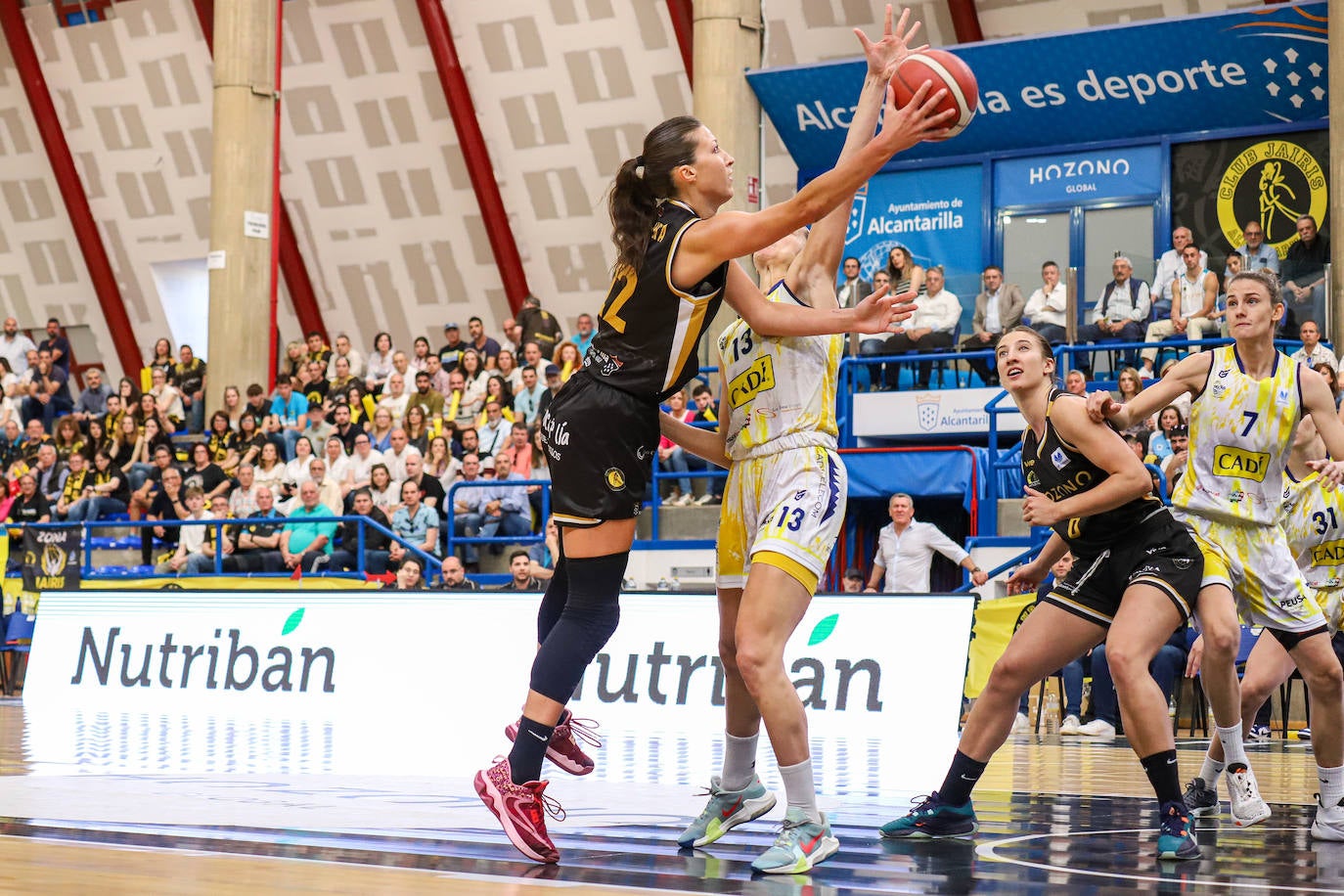 La victoria del Hozono Jairis ante La Seu, en imágenes