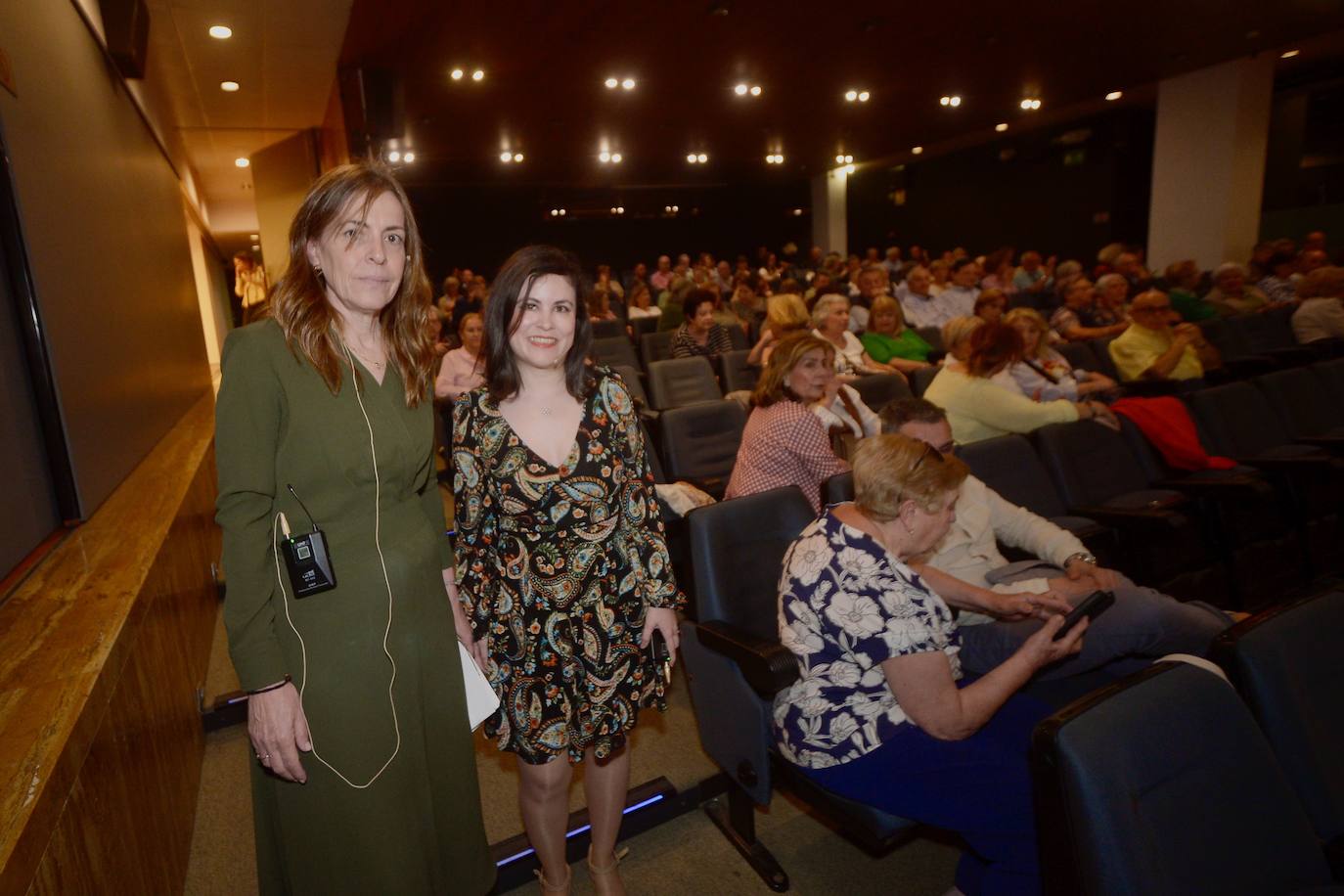 La doctora M. Ángeles Bonmatí, en el Aula de Cultura de LA VERDAD