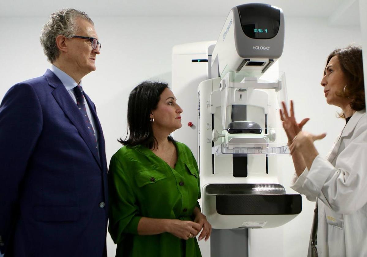 Pedreño visitó, este miércoles, el Servicio de Radiología del hospital de Yecla.