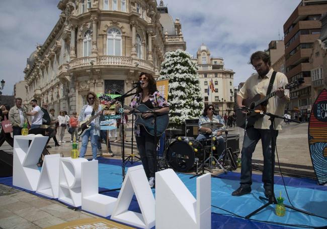 Karlan hizo disfrutar al público este sábado.