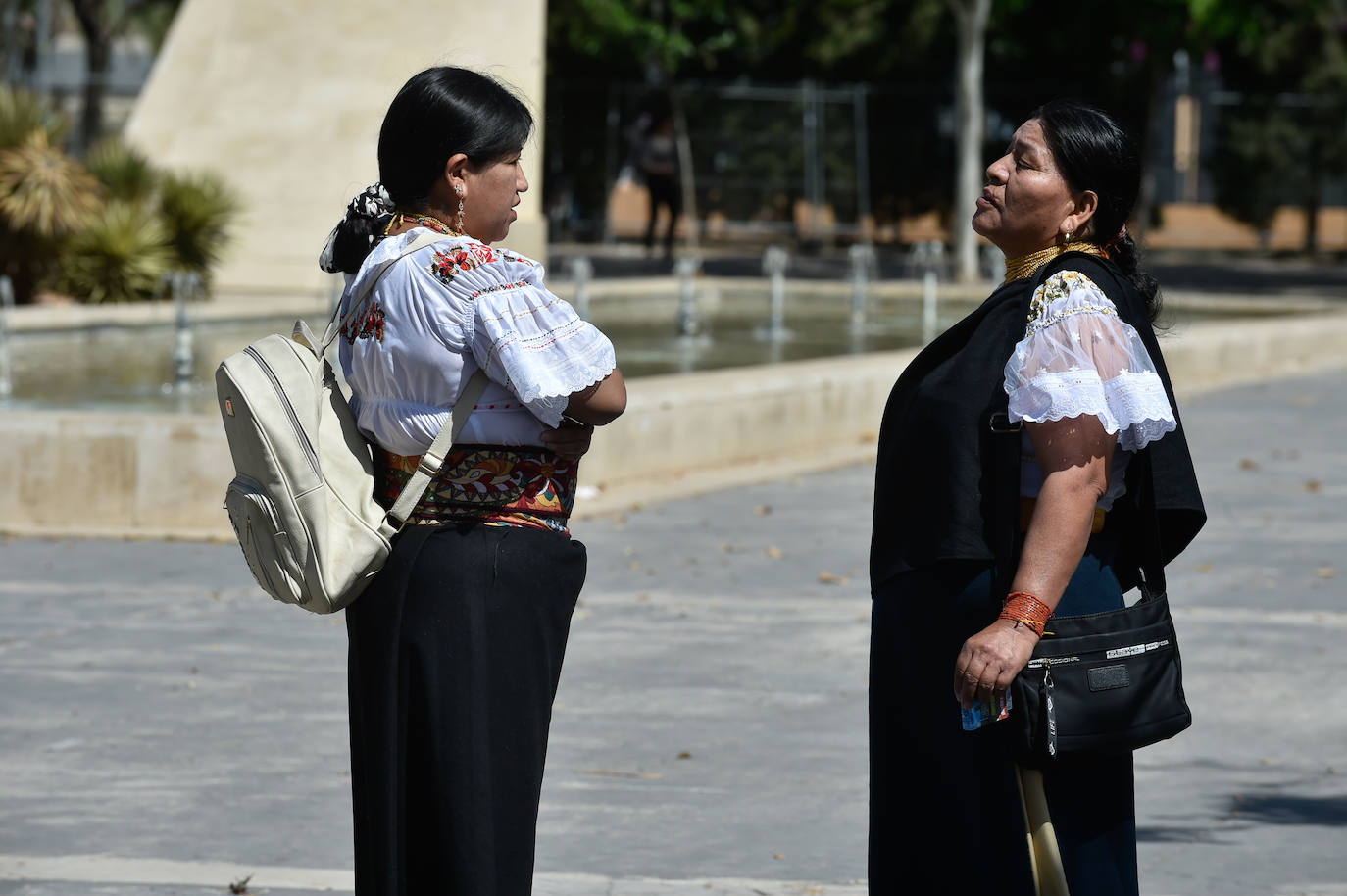 Las imágenes del voto de los ecuatorianos de la Región