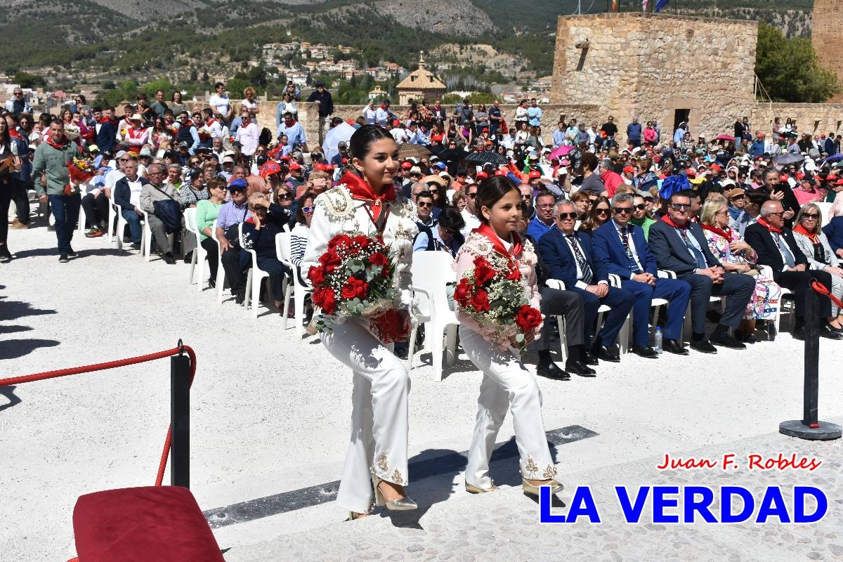 Flores de las peñas caballistas para la Vera Cruz en Caravaca