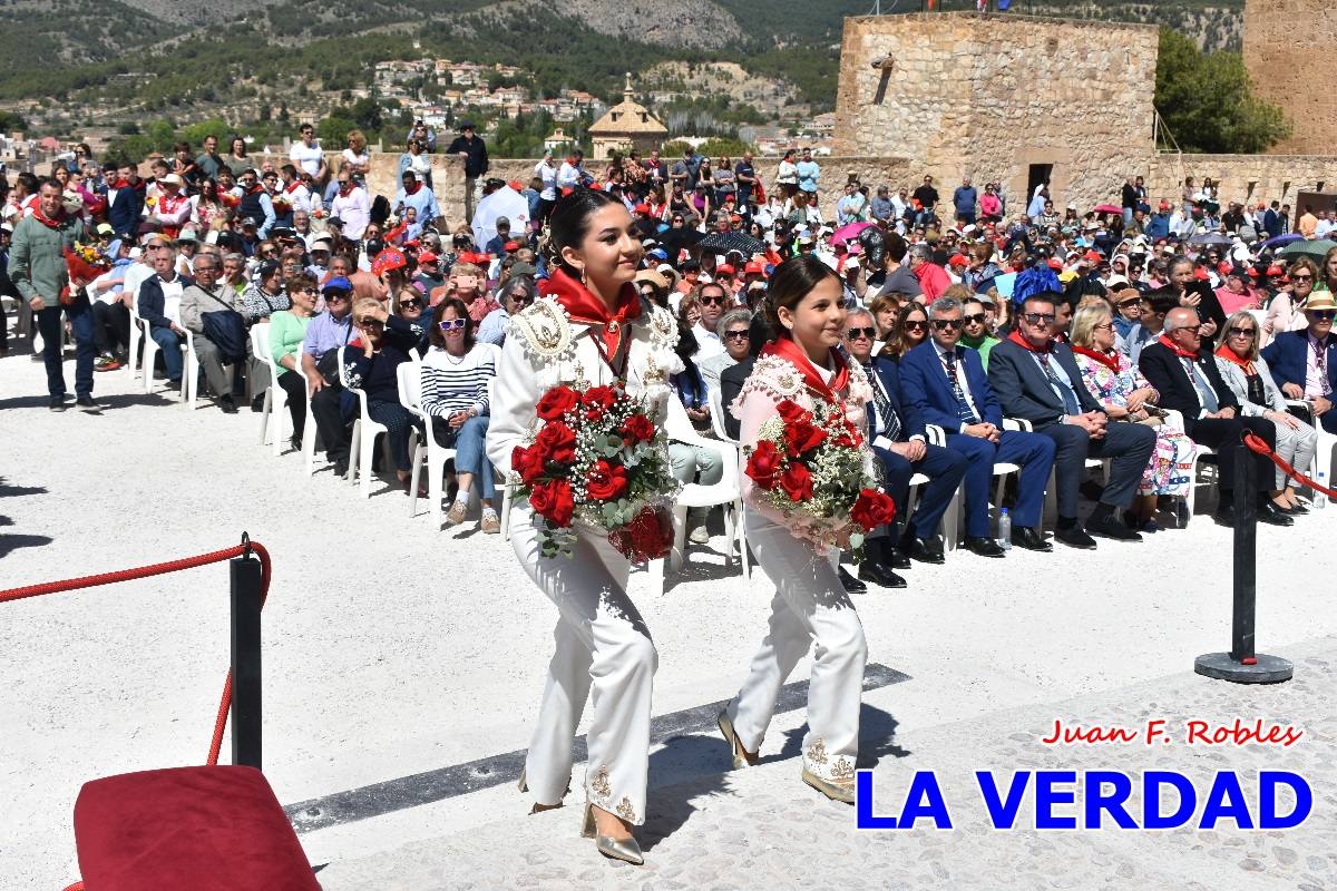 Flores de las peñas caballistas para la Vera Cruz en Caravaca