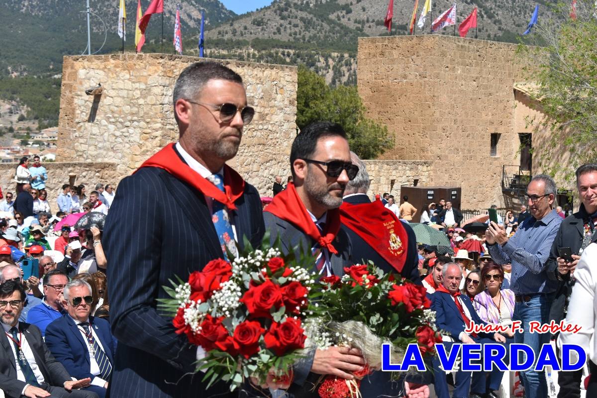 Flores de las peñas caballistas para la Vera Cruz en Caravaca