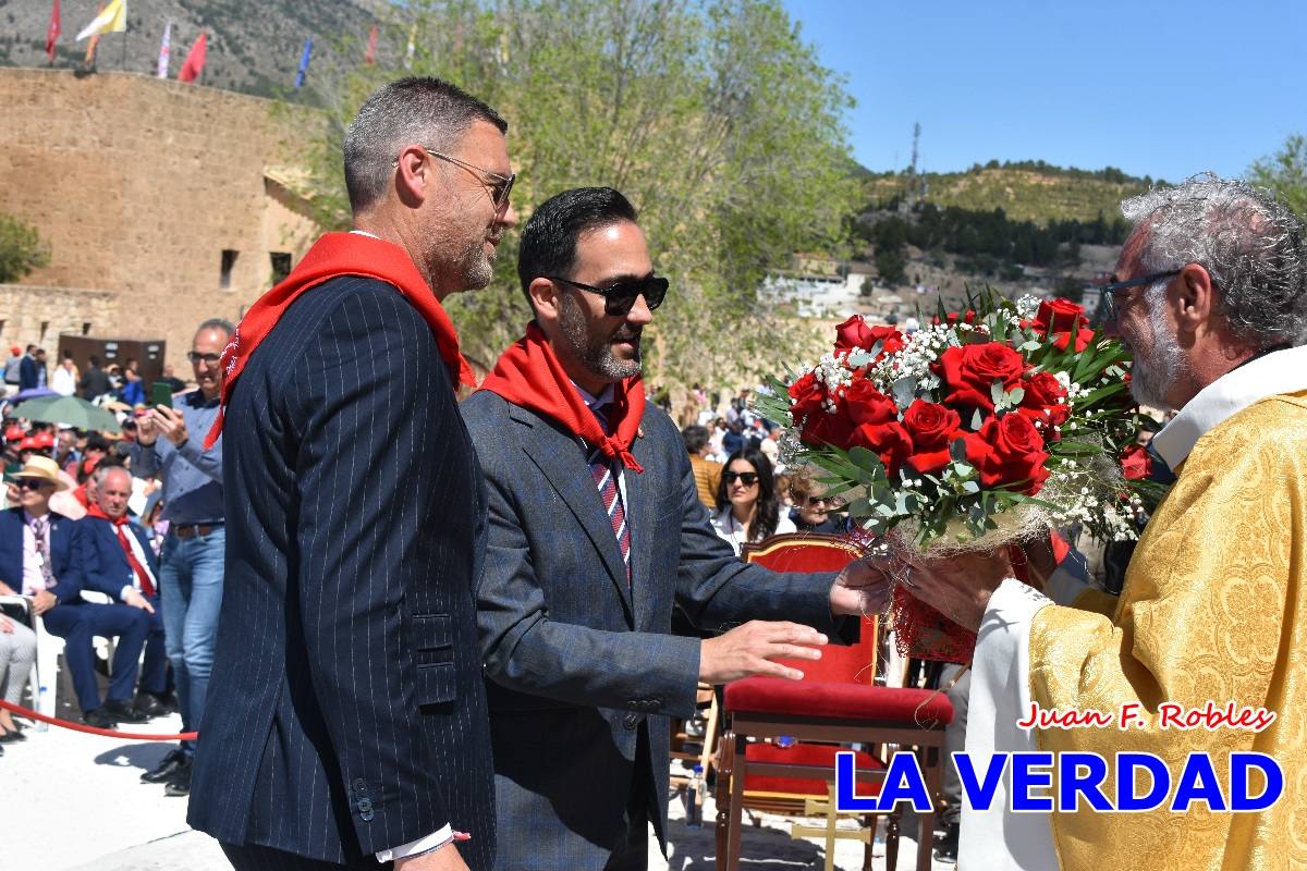 Flores de las peñas caballistas para la Vera Cruz en Caravaca