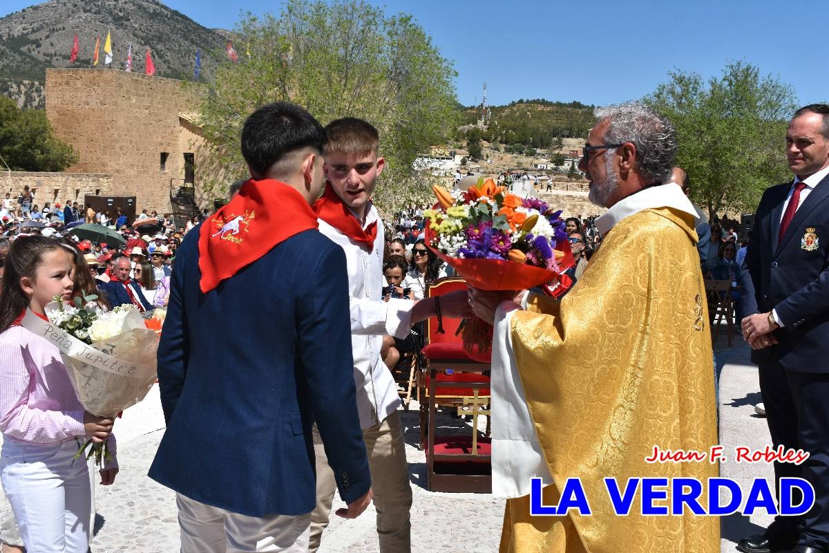 Flores de las peñas caballistas para la Vera Cruz en Caravaca