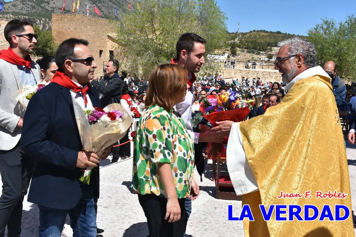 Flores de las peñas caballistas para la Vera Cruz en Caravaca