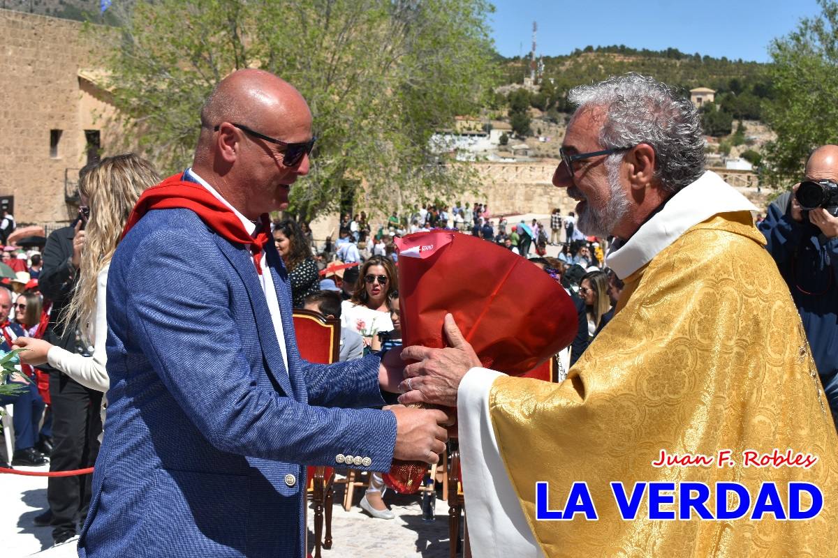 Flores de las peñas caballistas para la Vera Cruz en Caravaca