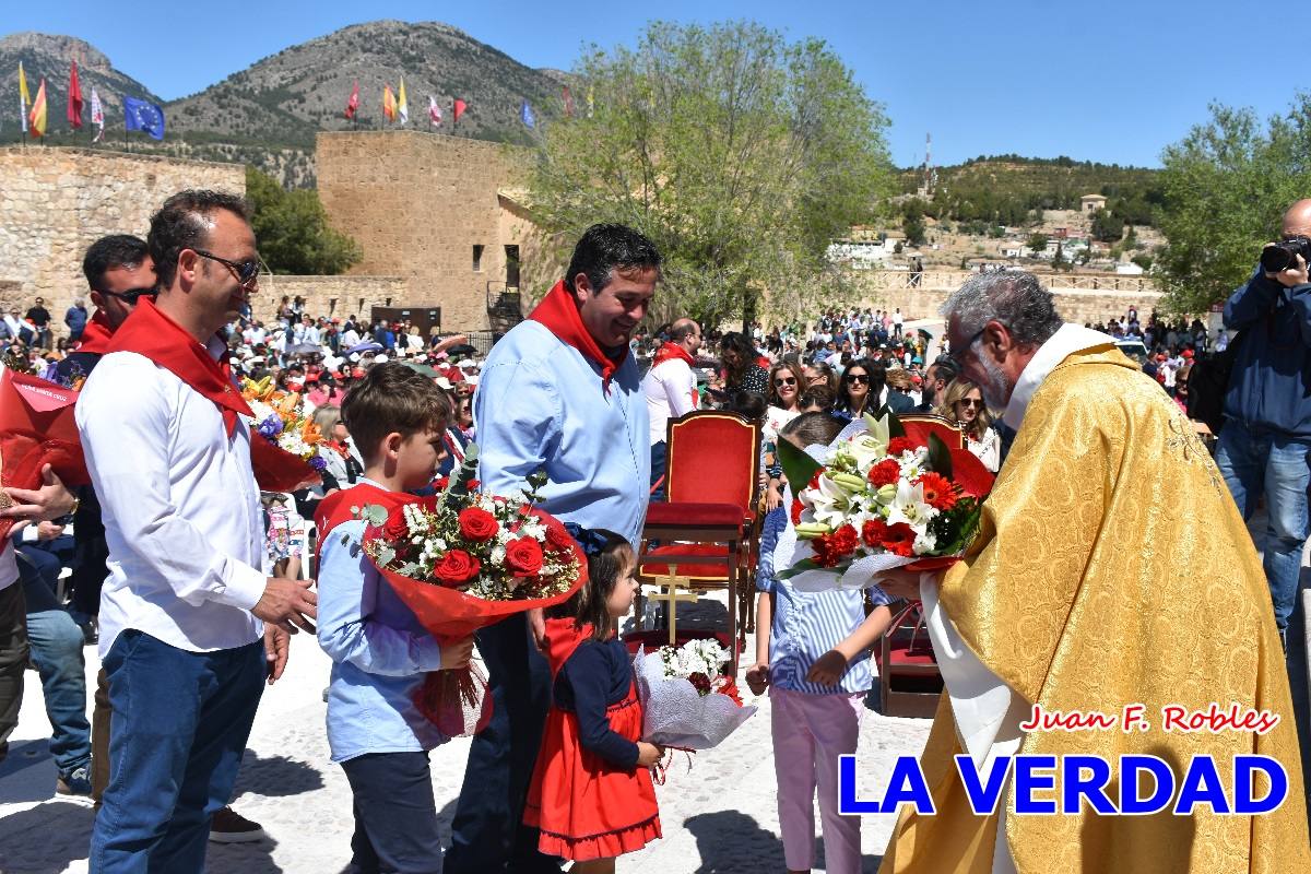 Flores de las peñas caballistas para la Vera Cruz en Caravaca