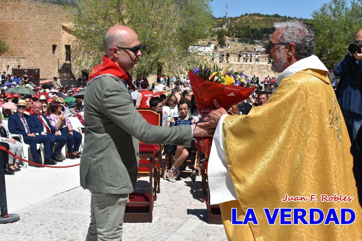 Flores de las peñas caballistas para la Vera Cruz en Caravaca