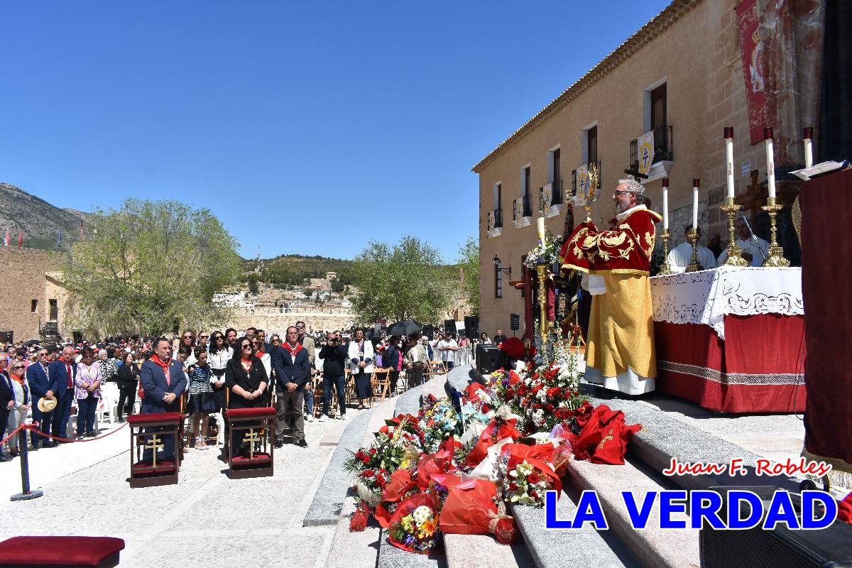 Flores de las peñas caballistas para la Vera Cruz en Caravaca