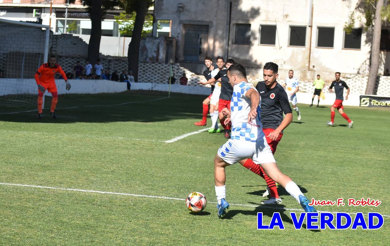 El Caravaca saca músculo frente al Racing Murcia