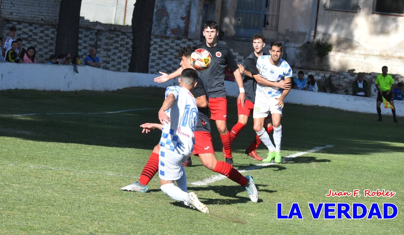 El Caravaca saca músculo frente al Racing Murcia