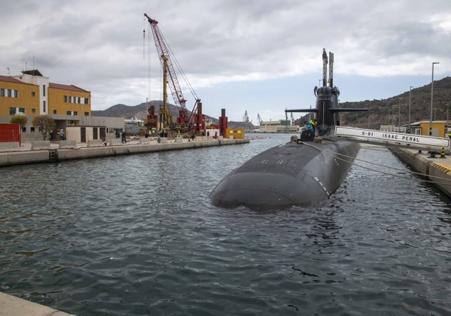 El 'Isaac Peral', atracado este lunes en su base del Arsenal de Cartagena.